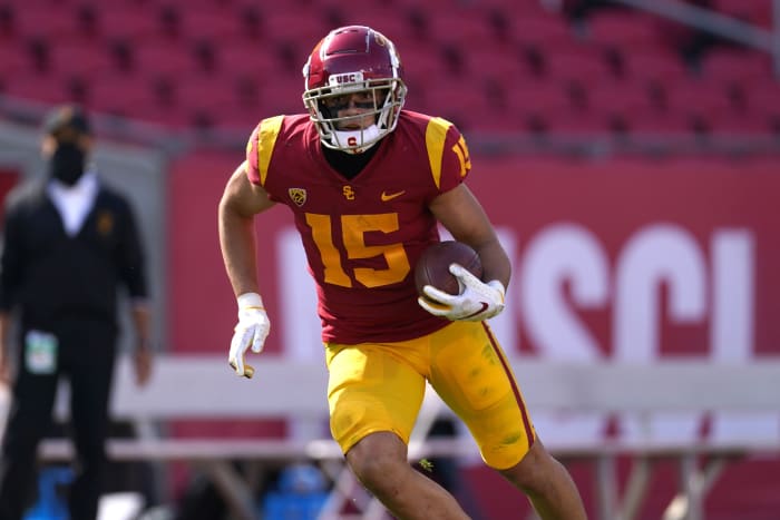 USC WR Drake London runs after catch